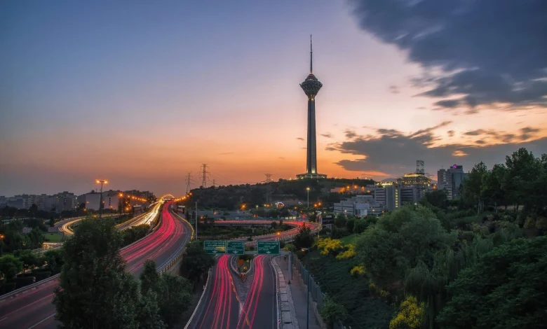 تاب‌ آوری ایران: تحلیل ابعاد و عوامل پایداری ملی