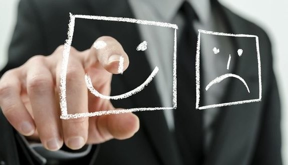 استراتژی های کنترل عواطف انسانی در مسیر تاب آوری